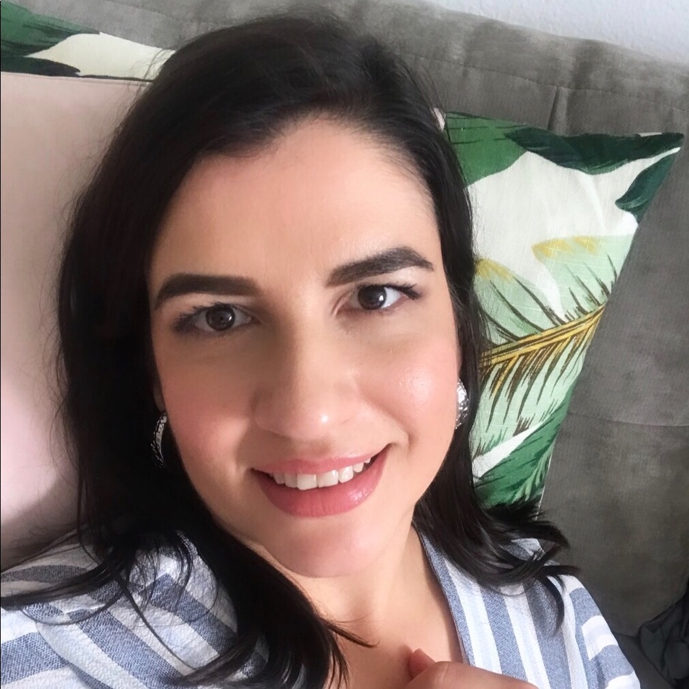 Meet your Posher, Abril